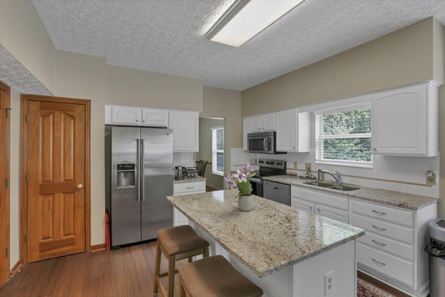 6050 Tuswell Drive, Dublin, OH 43016