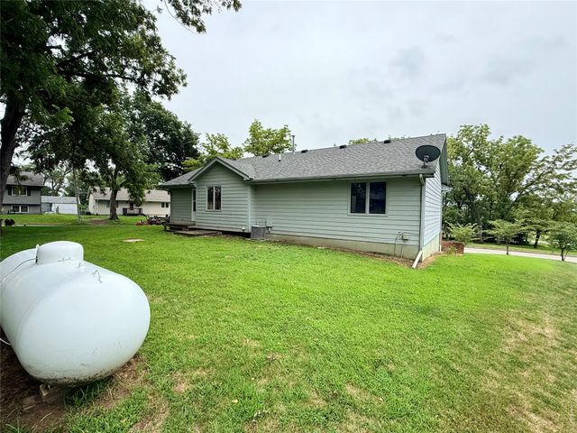 219 Walnut Drive, Martensdale, IA 50160