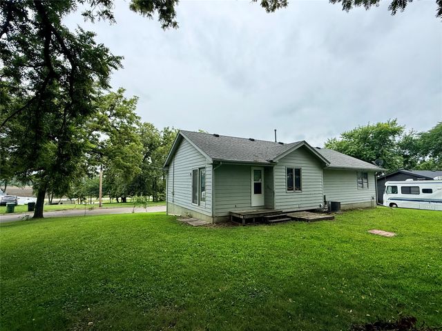 219 Walnut Drive, Martensdale, IA 50160