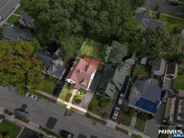 93 Stoughton Street, Bergenfield, NJ 07621
