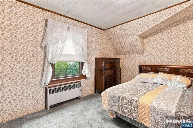 93 Stoughton Street, Bergenfield, NJ 07621