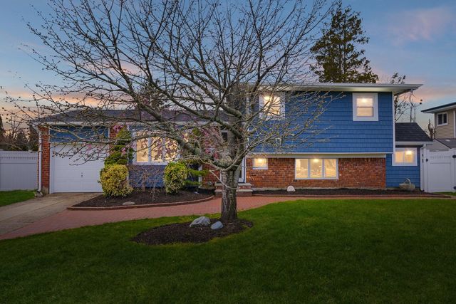 240 W 21st Street, Deer Park, NY 11729