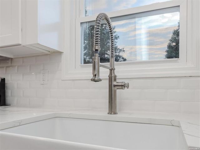 240 W 21st Street, Deer Park, NY 11729