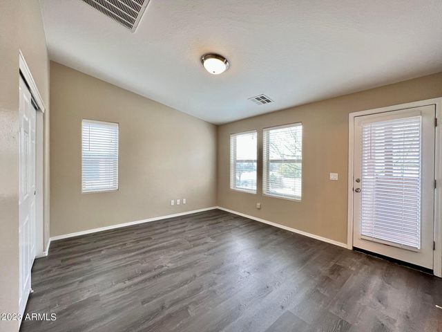 5911 S 35th Place, Phoenix, AZ 85040