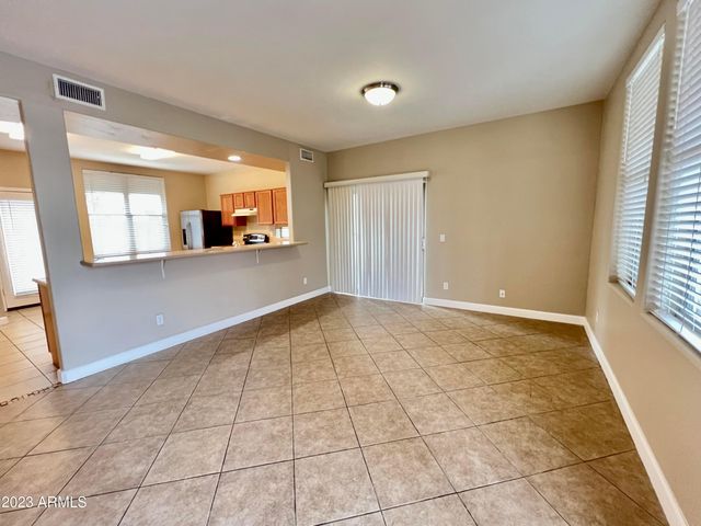 5911 S 35th Place, Phoenix, AZ 85040