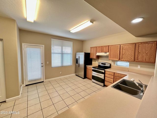 5911 S 35th Place, Phoenix, AZ 85040