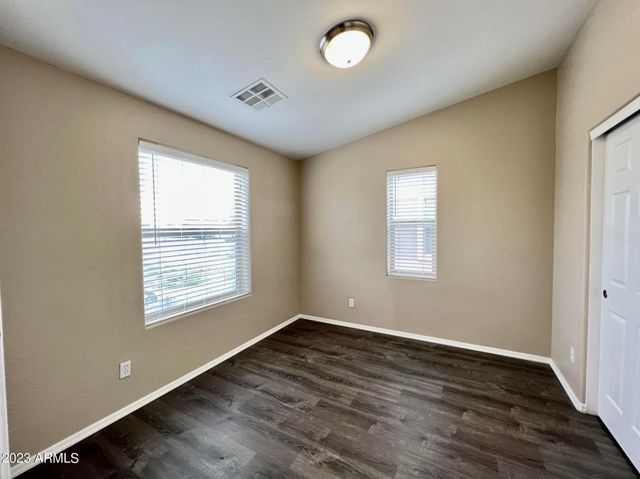 5911 S 35th Place, Phoenix, AZ 85040