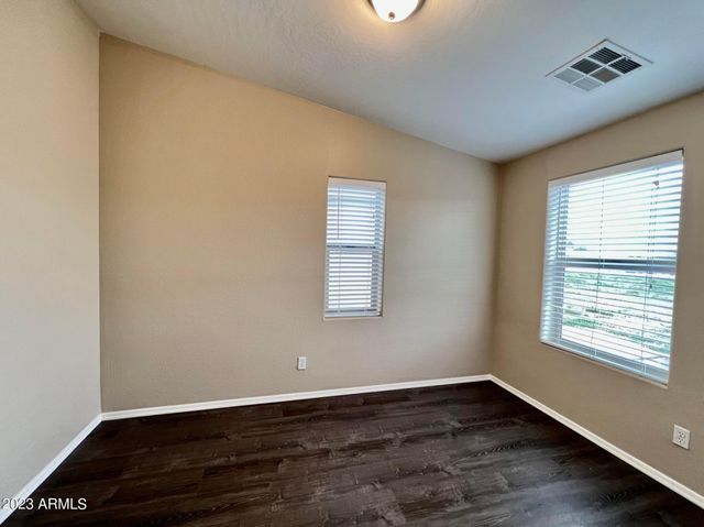 5911 S 35th Place, Phoenix, AZ 85040