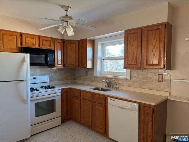 2-18 Virginia Drive B, Fair Lawn, NJ 07410