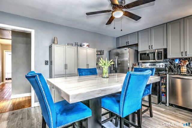 7 East Lake Road, Trumbull, CT 06611