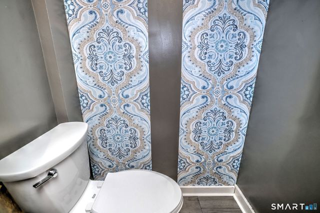 7 East Lake Road, Trumbull, CT 06611