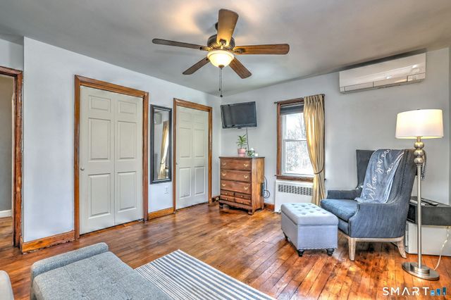 7 East Lake Road, Trumbull, CT 06611