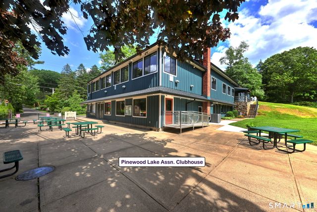 7 East Lake Road, Trumbull, CT 06611