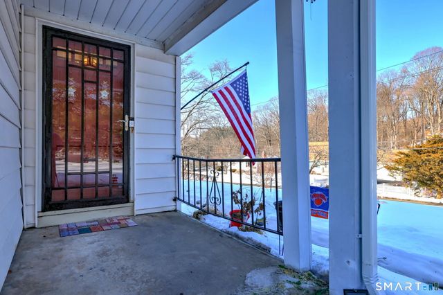 7 East Lake Road, Trumbull, CT 06611