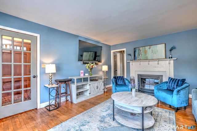 7 East Lake Road, Trumbull, CT 06611