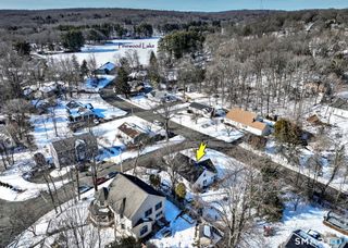 7 East Lake Road, Trumbull, CT 06611