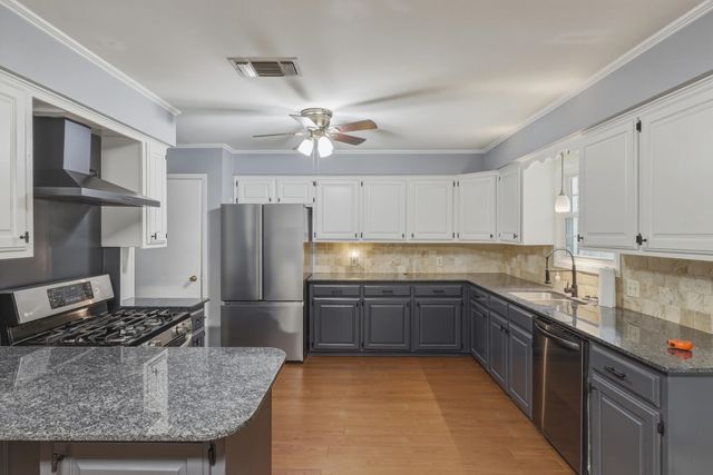 3122 Faith Ln, Tyler, TX 75701