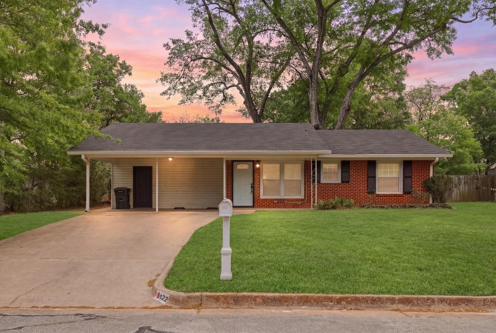 3122 Faith Ln, Tyler, TX 75701