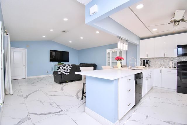 23301 Barlake Drive 23, Boca Raton, FL 33433