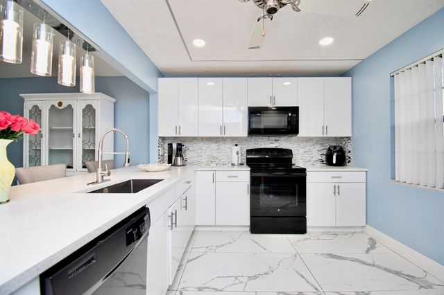23301 Barlake Drive 23, Boca Raton, FL 33433