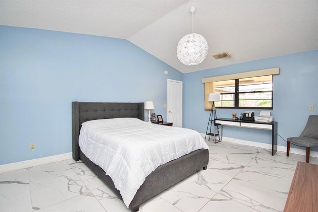 23301 Barlake Drive 23, Boca Raton, FL 33433