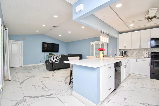 23301 Barlake Drive 23, Boca Raton, FL 33433