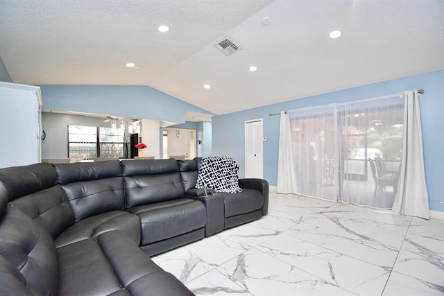 23301 Barlake Drive 23, Boca Raton, FL 33433