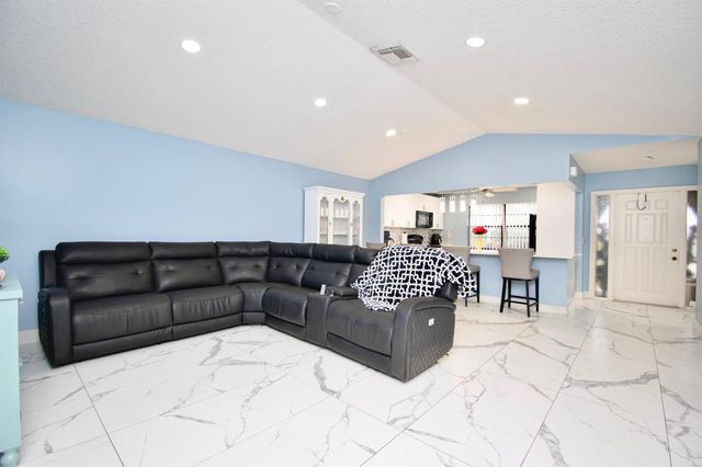 23301 Barlake Drive 23, Boca Raton, FL 33433