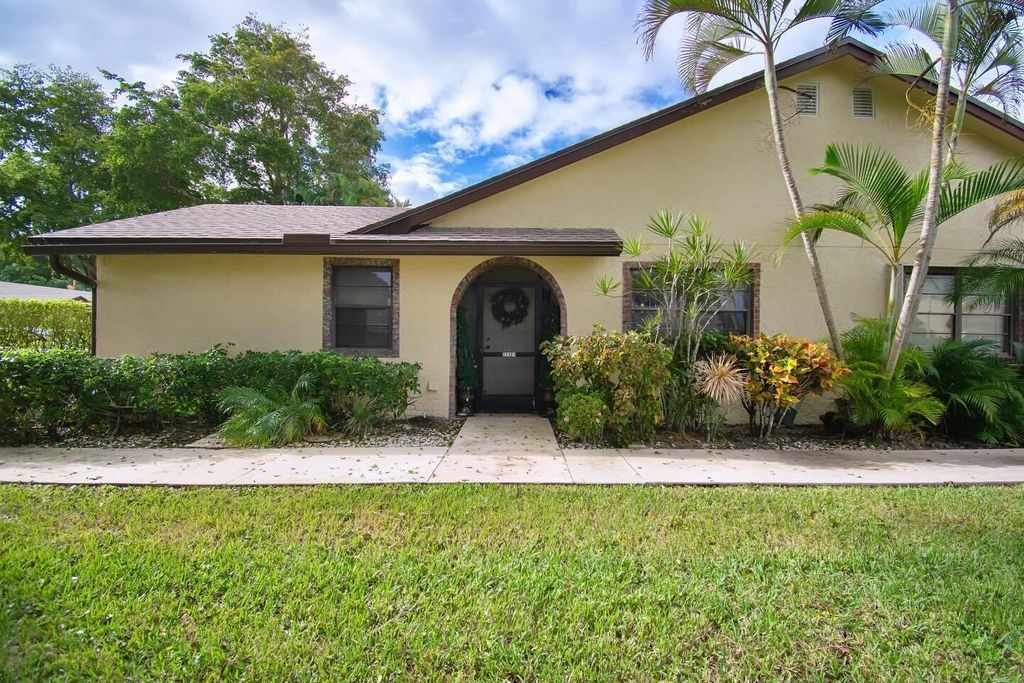 23301 Barlake Drive 23, Boca Raton, FL 33433