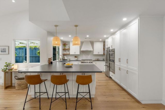1821 Hawk View Drive, Encinitas, CA 92024