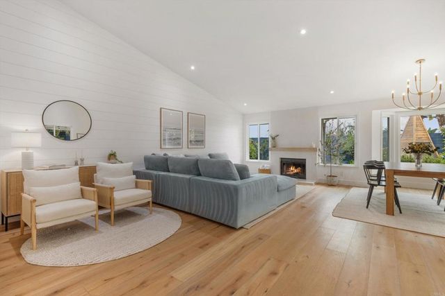 1821 Hawk View Drive, Encinitas, CA 92024