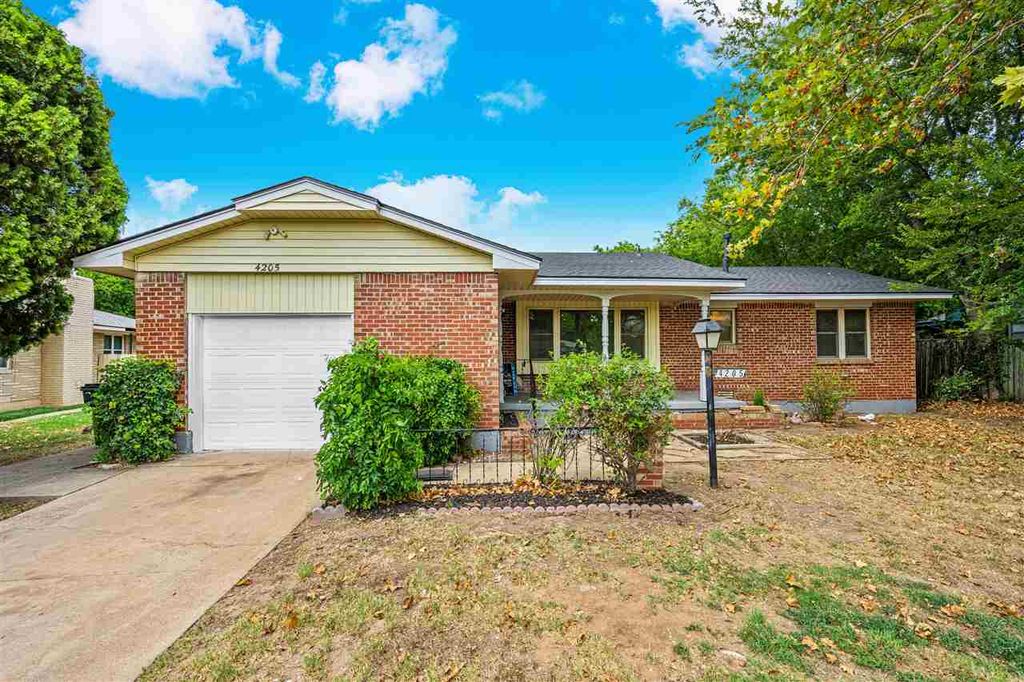 4205 NW Santa Fe Ave, Lawton, OK 73505