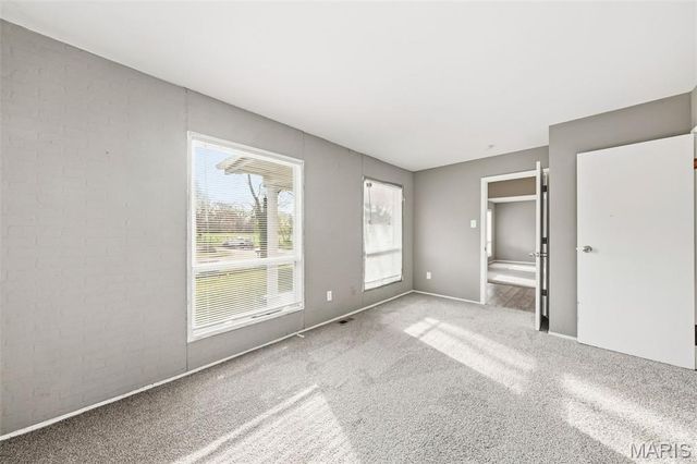 11901 Rosevalley Lane, St Louis, MO 63138