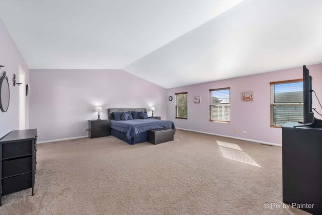 905 Shelter Island Lane, Pingree Grove, IL 60140