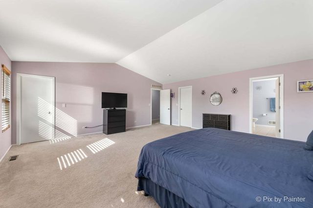 905 Shelter Island Lane, Pingree Grove, IL 60140