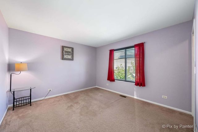 905 Shelter Island Lane, Pingree Grove, IL 60140