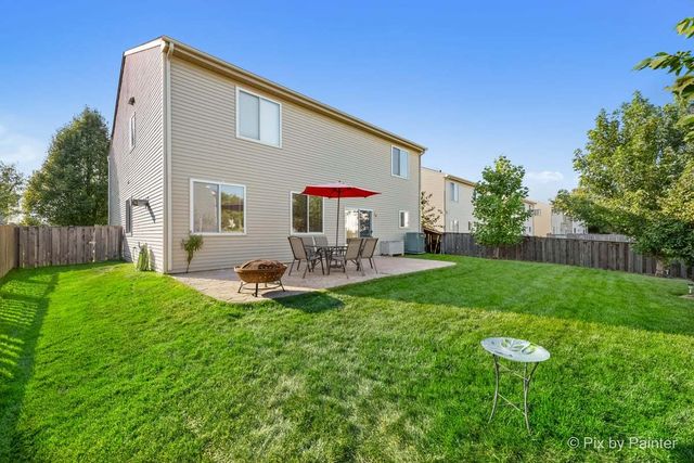 905 Shelter Island Lane, Pingree Grove, IL 60140