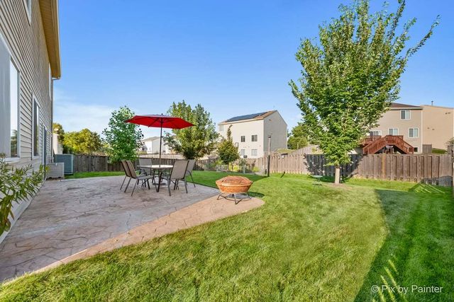 905 Shelter Island Lane, Pingree Grove, IL 60140