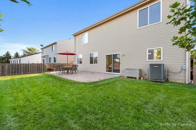 905 Shelter Island Lane, Pingree Grove, IL 60140
