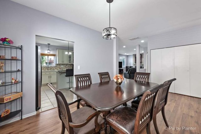 905 Shelter Island Lane, Pingree Grove, IL 60140