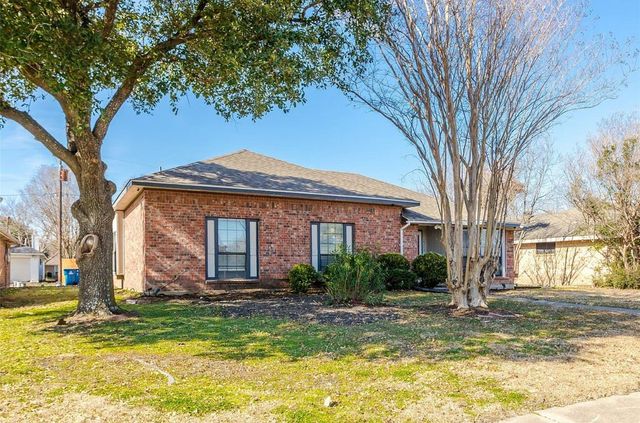 2313 Lakeshore Lane, Rowlett, TX 75088