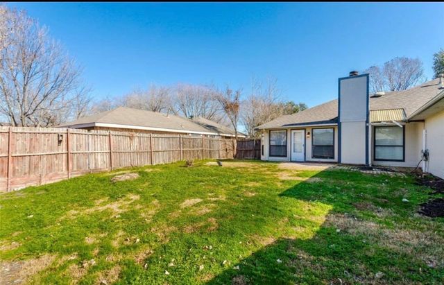 2313 Lakeshore Lane, Rowlett, TX 75088