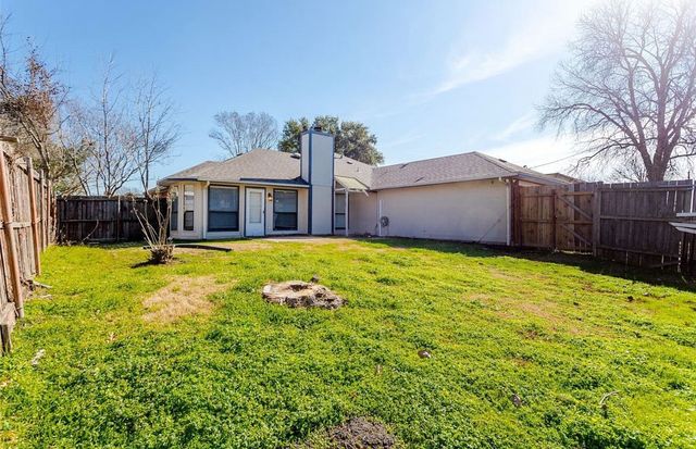 2313 Lakeshore Lane, Rowlett, TX 75088