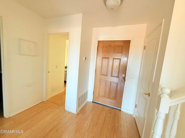 647 Blue Oak Avenue, Newbury Park, CA 91320