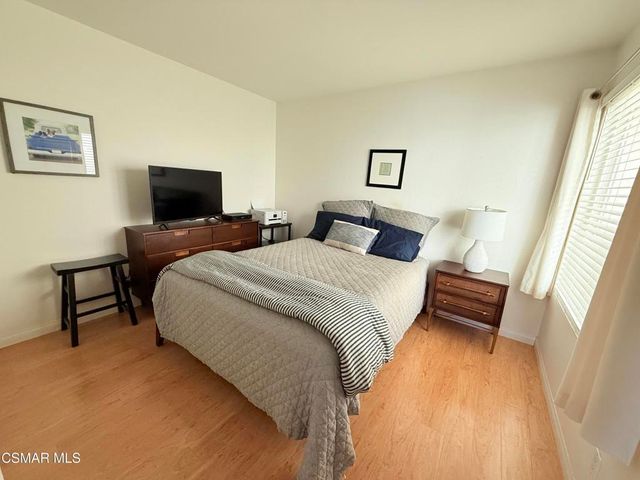 647 Blue Oak Avenue, Newbury Park, CA 91320