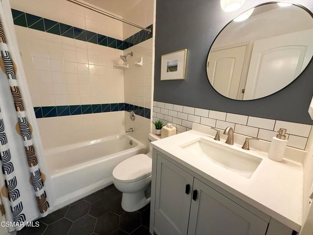 647 Blue Oak Avenue, Newbury Park, CA 91320