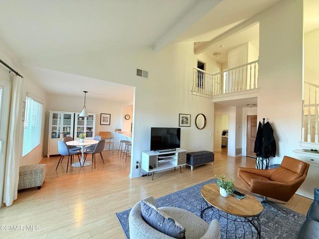 647 Blue Oak Avenue, Newbury Park, CA 91320