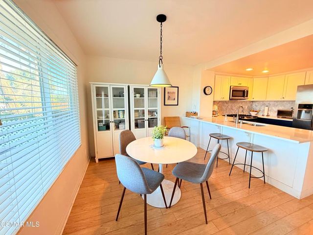 647 Blue Oak Avenue, Newbury Park, CA 91320