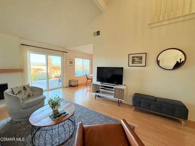 647 Blue Oak Avenue, Newbury Park, CA 91320