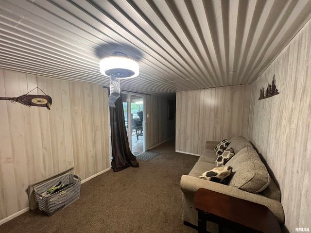 4 VICTORY Lane, Marion, IL 62959